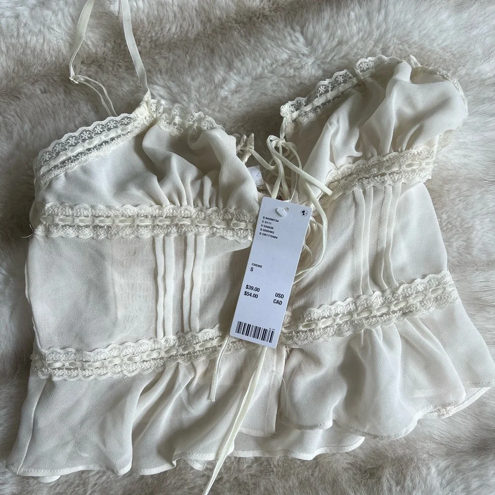 URBAN OUTFITTERS Kimchi Blue Cream Ruffle Vest- SMALL- NWT - Picture 3 of 8